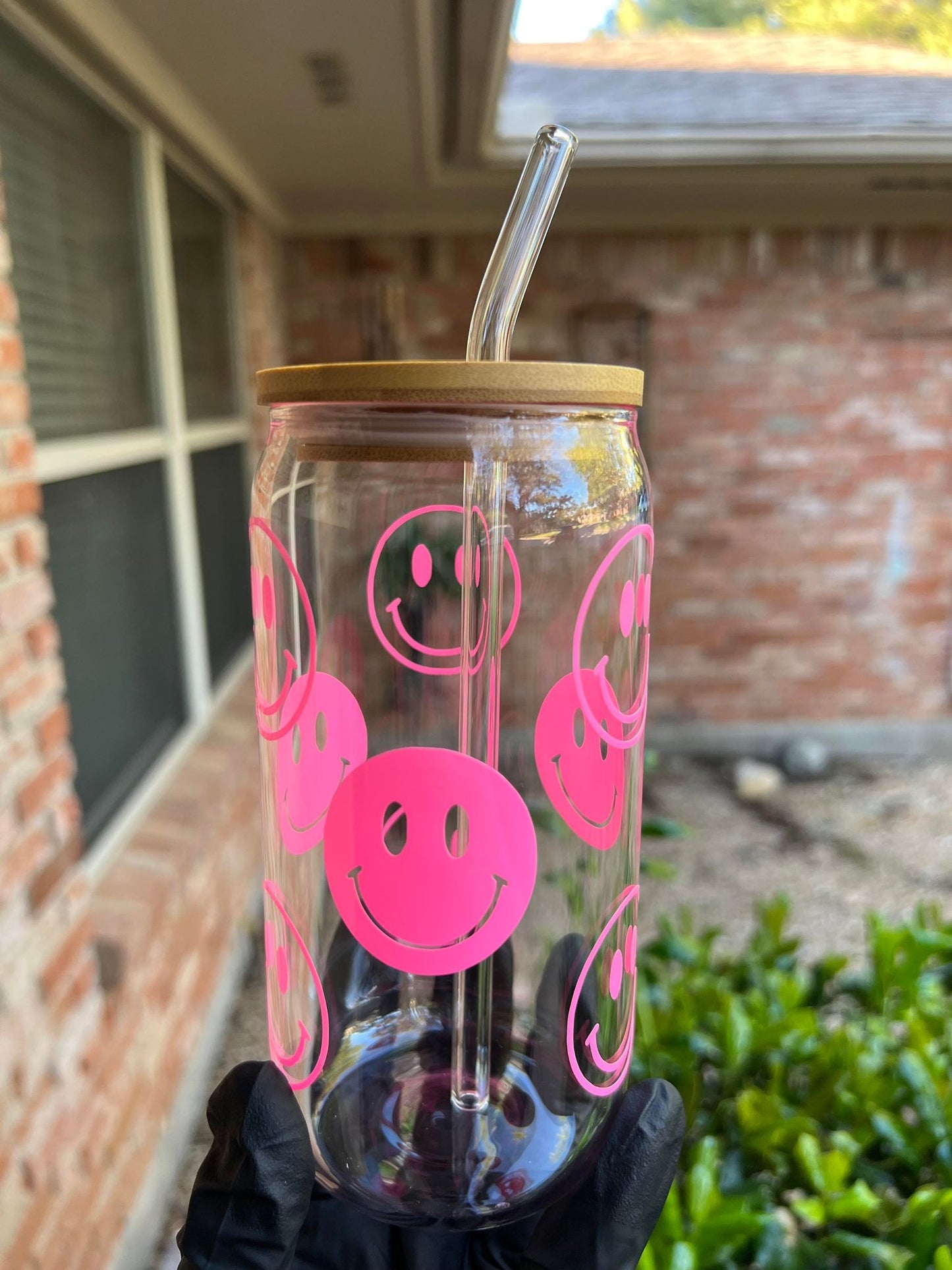 16oz Color Changing Smiley Glass Cup