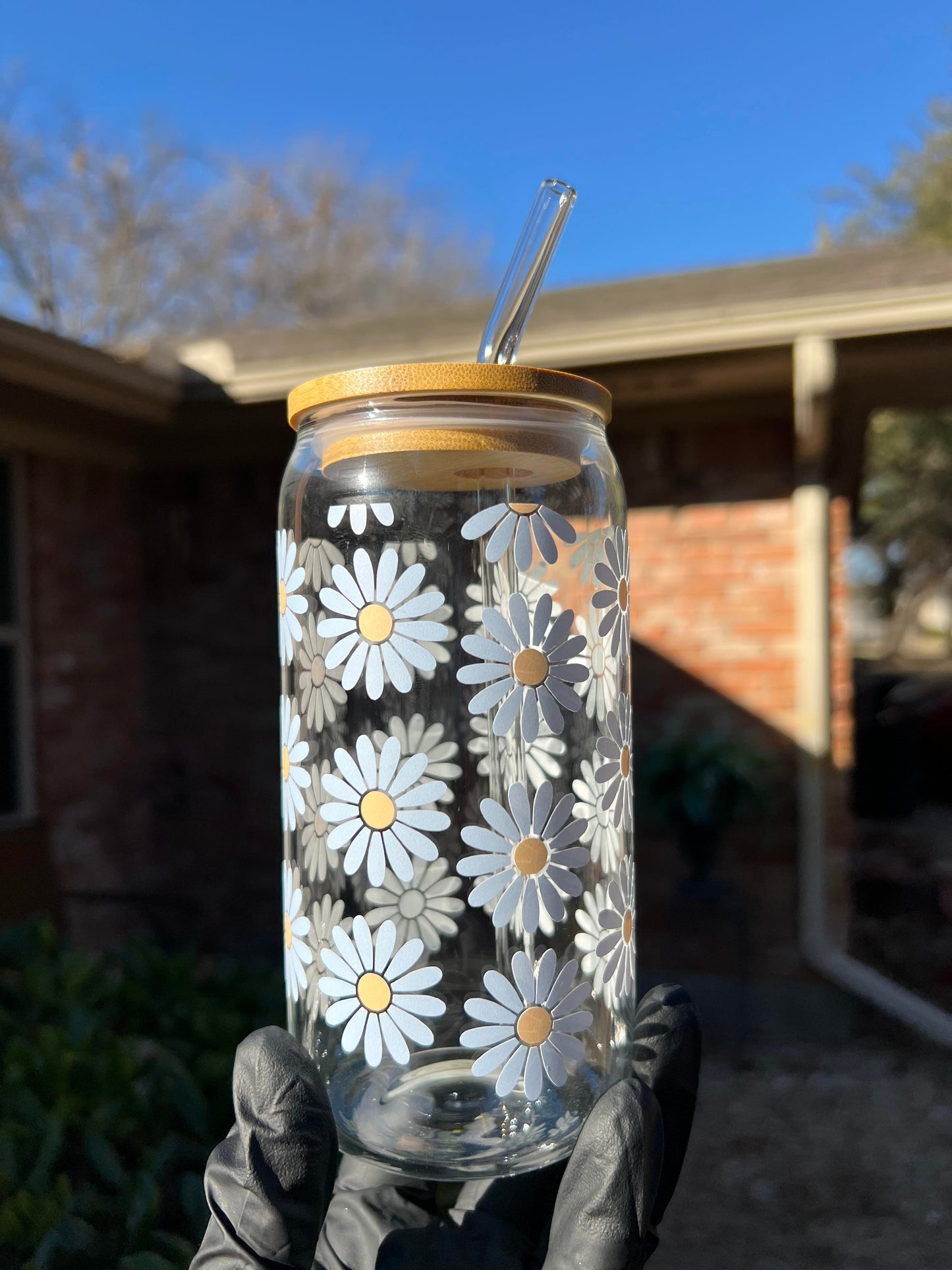 16oz Baby Blue Daisy Glass Cup